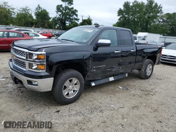 ✅ 2015 Chevrolet Silverado 1500 LT • VIN: 1GCVKREH8FZ153166 • Лот: 65437114. Опубликован ранее на Copart с пробегом 92 465 миль. Бесплатный доступ к архиву аукционных продаж из США и подробный отчёт об истории автомобиля на DreamBid. Изображение 1.