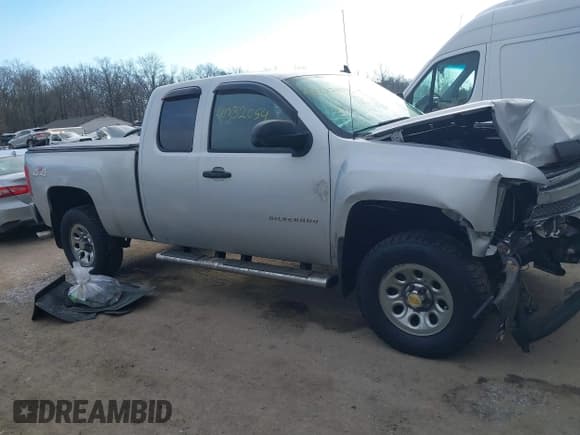 ✅ 2013 Chevrolet Silverado 1500 LS • VIN: 1GCRKREAXDZ114841 • Лот: 41332054. Опубликован ранее на IAAI с пробегом 179 390 миль. Бесплатный доступ к архиву аукционных продаж из США и подробный отчёт об истории автомобиля на DreamBid. Изображение 13.