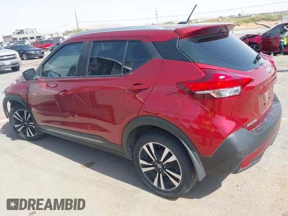 ✅ 2019 Nissan Kicks SV • VIN: 3N1CP5CU9KL558507 • Lot: 42483056. Wystawiony na IAAI z przebiegiem 100 376 mil. Bezpłatny archiwum sprzedaży aukcyjnych z USA i szczegółowy raport historii pojazdu na DreamBid. Zdjęcie 3.