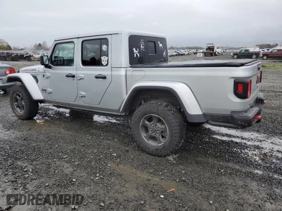 ✅ 2022 Jeep Gladiator Rubicon • VIN: 1C6JJTBM0NL145006 • Лот: 77419303. Опубликован ранее на Copart с пробегом 9 530 миль. Бесплатный доступ к архиву аукционных продаж из США и подробный отчёт об истории автомобиля на DreamBid. Изображение 2.