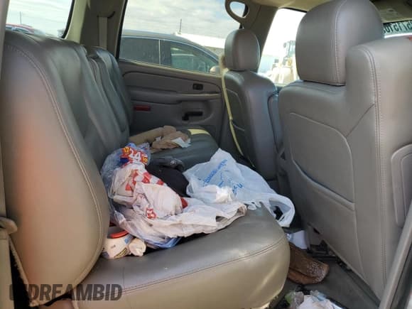 ✅ 2005 Chevrolet Suburban LT • VIN: 3GNFK16Z05G158669 • Lot: 85715105. Listed on Copart with Not provided. Free auction sales archive from the USA and detailed vehicle history report at DreamBid. Image 11.