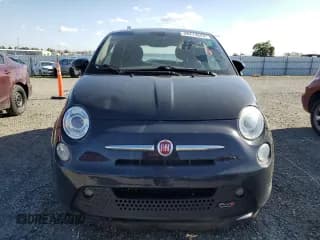 ✅ 2017 FIAT 500e • VIN: 3C3CFFGE4HT514128 • Lot: 48474644. Listed on Copart with Not provided. Free auction sales archive from the USA and detailed vehicle history report at DreamBid. Image 5.