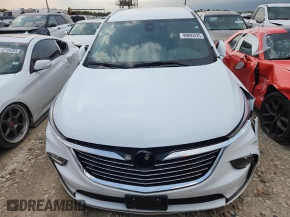 ✅ 2022 Buick Enclave Essence • VIN: 5GAERBKWXNJ181586 • Lot: 89893425. Wystawiony na Copart z przebiegiem 111 512 mil. Bezpłatny archiwum sprzedaży aukcyjnych z USA i szczegółowy raport historii pojazdu na DreamBid. Zdjęcie 5.