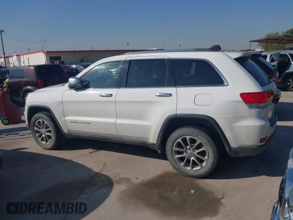 ✅ 2015 Jeep Grand Cherokee Limited • VIN: 1C4RJEBG1FC841375 • Lot: 43271510. Listed on IAAI with 179,856 mi. Free auction sales archive from the USA and detailed vehicle history report at DreamBid. Image 14.