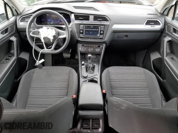 ✅ 2022 Volkswagen Tiguan S • VIN: 3VV0B7AX5NM084644 • Lot: 86656335. Listed on Copart with 52,292 mi. Free auction sales archive from the USA and detailed vehicle history report at DreamBid. Image 8.