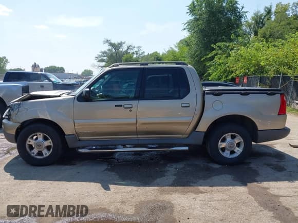 ✅ 2001 Ford Explorer Sport Trac • VIN: 1FMZU77EX1UC54892 • Lot: 42906026. Wystawiony na IAAI z przebiegiem 155 868 mil. Bezpłatny archiwum sprzedaży aukcyjnych z USA i szczegółowy raport historii pojazdu na DreamBid. Zdjęcie 15.