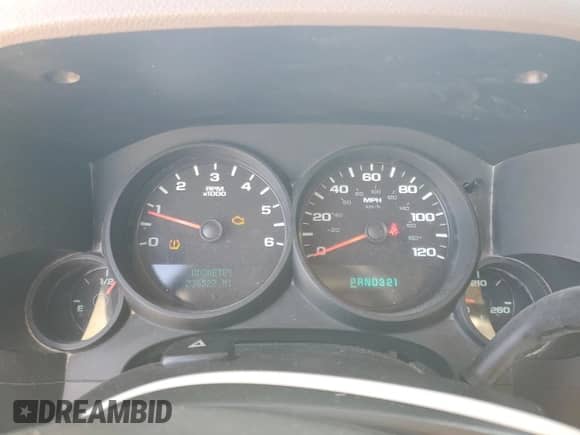 2013 Chevrolet Silverado 1500 Work Truck z VIN 1GCNCPEXXDZ292169, wystawiony jako Copart lot #90903255 z przebiegiem 236 522 mil mil oraz Czysty tytuł • Clean title. Historia ofert i sprzedaży dostępna na DreamBid. Obrazek 9.