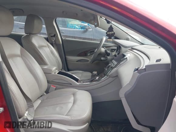 ✅ 2012 Buick LaCrosse Leather • VIN: 1G4GC5ER4CF258271 • Lot: 42268129. Wystawiony na IAAI z przebiegiem 152 000 mil. Bezpłatny archiwum sprzedaży aukcyjnych z USA i szczegółowy raport historii pojazdu na DreamBid. Zdjęcie 5.