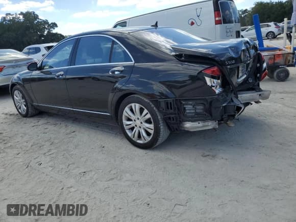 ✅ 2007 Mercedes-Benz S 550 • VIN: WDDNG71X67A144300 • Lot: 87011305. Wystawiony na Copart z przebiegiem 185 271 mil. Bezpłatny archiwum sprzedaży aukcyjnych z USA i szczegółowy raport historii pojazdu na DreamBid. Zdjęcie 2.