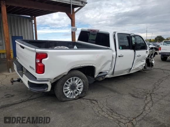 ✅ 2021 Chevrolet Silverado 2500HD High Country • VIN: 1GC4YREY3MF265561 • Лот: 91685955. Опубликован ранее на Copart с пробегом 67 494 миль. Бесплатный доступ к архиву аукционных продаж из США и подробный отчёт об истории автомобиля на DreamBid. Изображение 3.
