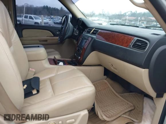 ✅ 2007 Chevrolet Tahoe LT • VIN: 1GNFK13067J392628 • Lot: 43827781. Listed on IAAI with 265,107 mi. Free auction sales archive from the USA and detailed vehicle history report at DreamBid. Image 5.