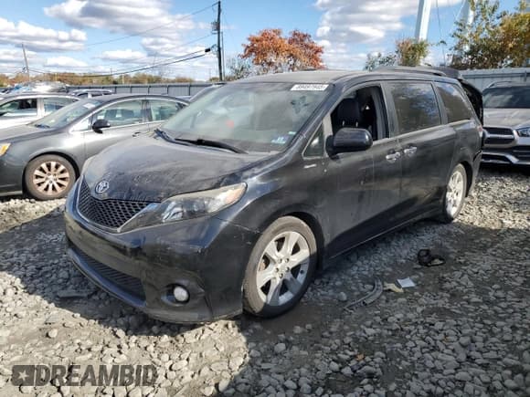 ✅ 2013 Toyota Sienna SE • VIN: 5TDXK3DC5DS385993 • Lot: 89497945. Listed on Copart with 164,429 mi. Free auction sales archive from the USA and detailed vehicle history report at DreamBid. Image 1.
