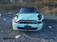 ✅ 2025 MINI Hardtop 4 Door Cooper S • VIN: WMW53GD09S2W68772 • Lot: 93137115. Listed on Copart with 11,912 mi. Free auction sales archive from the USA and detailed vehicle history report at DreamBid. Image 5.