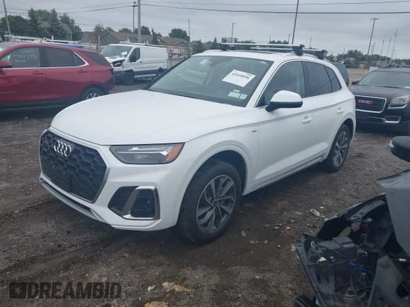 ✅ 2024 Audi Q5 S line Premium Plus • VIN: WA1EAAFY1R2070320 • Лот: 43018096. Опубликован ранее на IAAI с пробегом 37 122 миль. Бесплатный доступ к архиву аукционных продаж из США и подробный отчёт об истории автомобиля на DreamBid. Изображение 2.