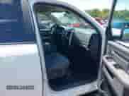 2017 Ram 1500 Big Horn z VIN 1C6RR7TT3HS770180, wystawiony jako IAAI lot #42279885 z przebiegiem 146 444 mil mil oraz . Historia ofert i sprzedaży dostępna na DreamBid. Obrazek 5.