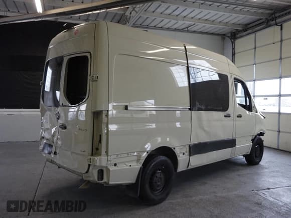 ✅ 2022 Mercedes-Benz Sprinter Cargo • VIN: W1Y40BHY1NT102318 • Lot: 44240465. Listed on Copart with Not provided. Free auction sales archive from the USA and detailed vehicle history report at DreamBid. Image 3.
