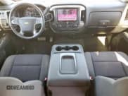 ✅ 2018 Chevrolet Silverado 1500 LT • VIN: 3GCPCREC9JG176491 • Lot: 92190625. Wystawiony na Copart z przebiegiem 146 248 mil. Bezpłatny archiwum sprzedaży aukcyjnych z USA i szczegółowy raport historii pojazdu na DreamBid. Zdjęcie 8.