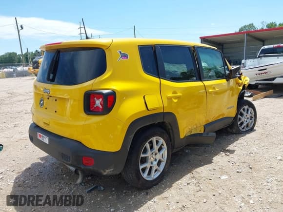 ✅ 2023 Jeep Renegade Latitude • VIN: ZACNJDB10PPP56686 • Lot: 42673554. Listed on IAAI with 18,621 mi. Free auction sales archive from the USA and detailed vehicle history report at DreamBid. Image 4.