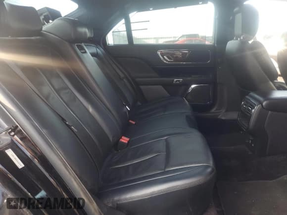 ✅ 2017 Lincoln Continental Livery • VIN: 1LN6L9HK6H5620907 • Лот: 68021454. Опубликован ранее на Copart с пробегом 89 262 миль. Бесплатный доступ к архиву аукционных продаж из США и подробный отчёт об истории автомобиля на DreamBid. Изображение 10.