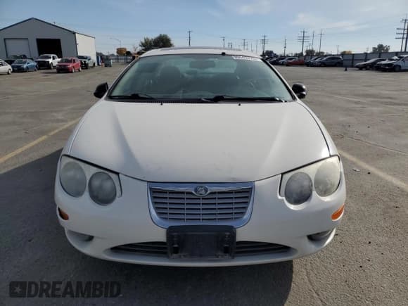 ✅ 2004 Chrysler 300M M • VIN: 2C3AE66G74H631556 • Lot: 90649775. Wystawiony na Copart z przebiegiem 145 742 mil. Bezpłatny archiwum sprzedaży aukcyjnych z USA i szczegółowy raport historii pojazdu na DreamBid. Zdjęcie 5.