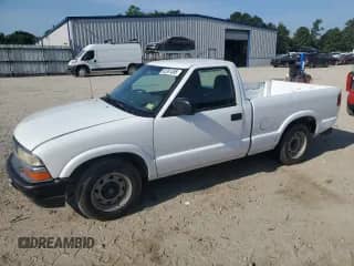 2003 Chevrolet S-10 LS with VIN 1GCCS14H438272604, listed as a Copart auction lot 62361355 with 150,379 mi miles and Salvage title. Bid and sale history available at DreamBid. Image 1.