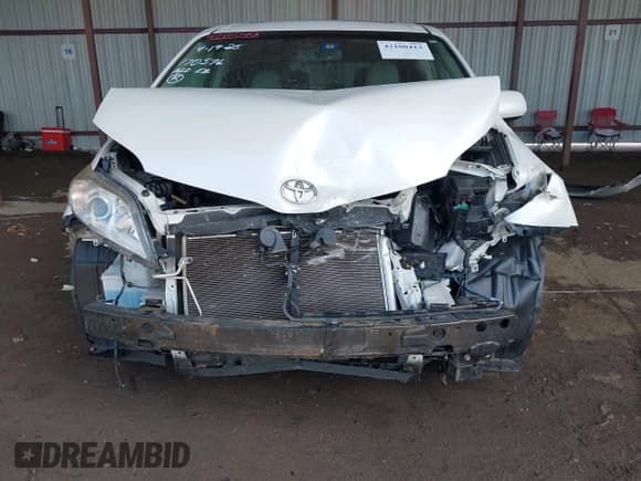 ✅ 2015 Toyota Sienna Limited • VIN: 5TDDK3DC9FS114814 • Lot: 42100413. Listed on IAAI with 157,761 mi. Free auction sales archive from the USA and detailed vehicle history report at DreamBid. Image 13.