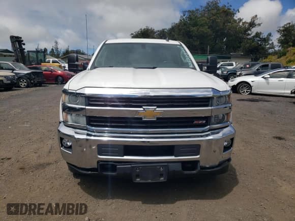 ✅ 2015 Chevrolet Silverado 2500HD LT • VIN: 1GC1KVEG6FF134812 • Lot: 57572305. Wystawiony na Copart z przebiegiem 61 323 mil. Bezpłatny archiwum sprzedaży aukcyjnych z USA i szczegółowy raport historii pojazdu na DreamBid. Zdjęcie 5.