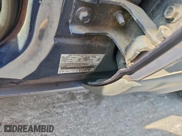 ✅ 2001 Ford Escape XLT • VIN: 1FMYU03121KC39322 • Lot: 94912905. Listed on Copart with 211,075 mi. Free auction sales archive from the USA and detailed vehicle history report at DreamBid. Image 13.