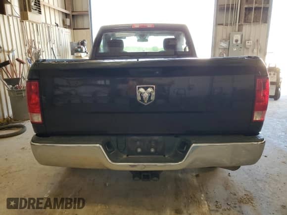 2017 Ram 1500 Tradesman z VIN 3C6JR6AGXHG504711, wystawiony jako Copart lot #55338935 z przebiegiem 93 007 mil mil oraz Szkoda całkowita • Salvage title. Historia ofert i sprzedaży dostępna na DreamBid. Obrazek 6.
