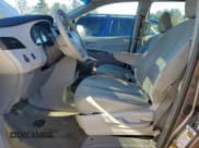 ✅ 2011 Toyota Sienna • VIN: 5TDZK3DC8BS012226 • Лот: 93187155. Опубликован ранее на Copart с пробегом 168 659 миль. Бесплатный доступ к архиву аукционных продаж из США и подробный отчёт об истории автомобиля на DreamBid. Изображение 7.