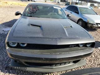 ✅ 2016 Dodge Challenger R/T Scat Pack • VIN: 2C3CDZFJ3GH288080 • Lot: 70725964. Wystawiony na Copart z przebiegiem 88 227 mil. Bezpłatny archiwum sprzedaży aukcyjnych z USA i szczegółowy raport historii pojazdu na DreamBid. Zdjęcie 5.