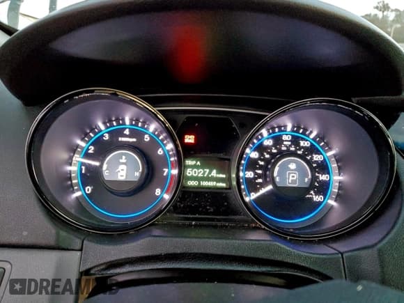 ✅ 2013 Hyundai Sonata Limited • VIN: 5NPEC4ACXDH623552 • Lot: 92933695. Listed on Copart with 100,459 mi. Free auction sales archive from the USA and detailed vehicle history report at DreamBid. Image 9.