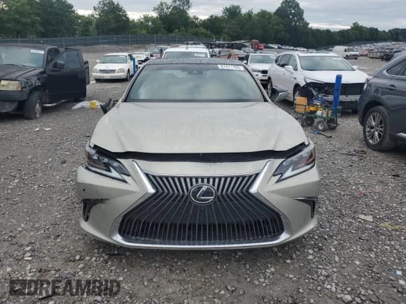 ✅ 2020 Lexus ES 350 Ultra Luxury • VIN: 58AFZ1B13LU062327 • Lot: 67471765. Wystawiony na Copart z przebiegiem 59 314 mil. Bezpłatny archiwum sprzedaży aukcyjnych z USA i szczegółowy raport historii pojazdu na DreamBid. Zdjęcie 5.