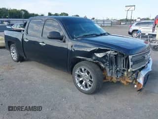 2012 Chevrolet Silverado 1500 LT z VIN 1GCPKSE76CF132272, wystawiony jako IAAI lot #43135388 z przebiegiem 272 455 mil mil oraz . Historia ofert i sprzedaży dostępna na DreamBid. Obrazek 1.