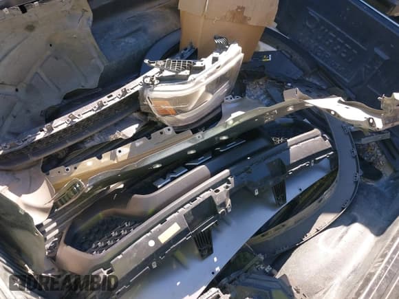 ✅ 2019 Ram 1500 Sport • VIN: 1C6SRFET3KN826343 • Lot: 43588354. Wystawiony na IAAI z przebiegiem 122 407 mil. Bezpłatny archiwum sprzedaży aukcyjnych z USA i szczegółowy raport historii pojazdu na DreamBid. Zdjęcie 12.