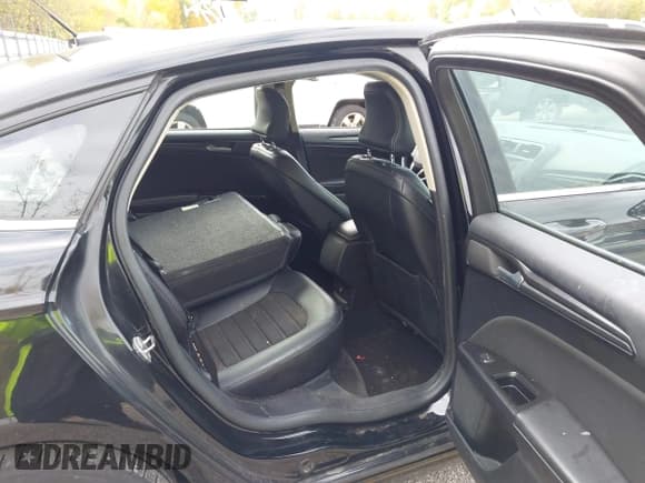 ✅ 2018 Ford Fusion SE • VIN: 3FA6P0T97JR126007 • Lot: 43526650. Listed on IAAI with 114,398 mi. Free auction sales archive from the USA and detailed vehicle history report at DreamBid. Image 8.