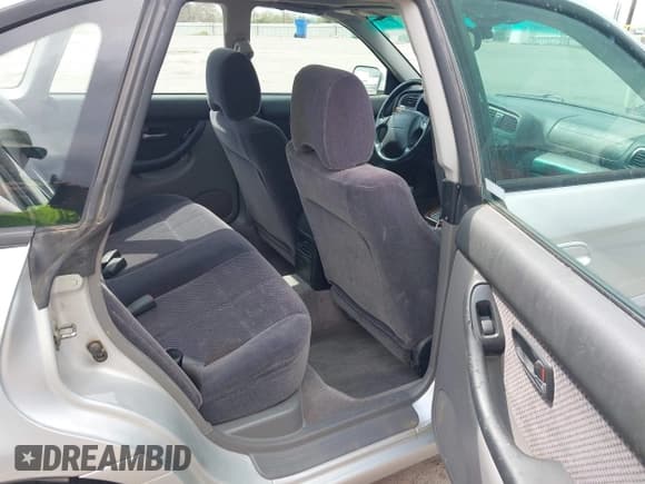 ✅ 2003 Subaru Legacy L • VIN: 4S3BE635X37210427 • Lot: 42759251. Wystawiony na IAAI z przebiegiem 131 311 mil. Bezpłatny archiwum sprzedaży aukcyjnych z USA i szczegółowy raport historii pojazdu na DreamBid. Zdjęcie 8.