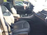 ✅ 2022 Audi Q7 Premium Plus • VIN: WA1LJBF77ND000677 • Lot: 42265309. Wystawiony na IAAI z przebiegiem 59 412 mil. Bezpłatny archiwum sprzedaży aukcyjnych z USA i szczegółowy raport historii pojazdu na DreamBid. Zdjęcie 5.