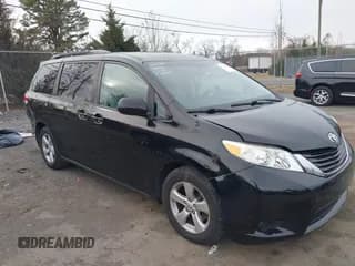✅ 2013 Toyota Sienna LE • VIN: 5TDKK3DC1DS310959 • Lot: 43720838. Listed on IAAI with 111,134 mi. Free auction sales archive from the USA and detailed vehicle history report at DreamBid. Image 1.