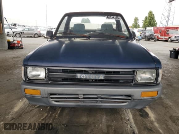 ✅ 1990 Toyota Pickup • VIN: JT4RN81A8L5087605 • Lot: 68218155. Listed on Copart with 158,031 mi. Free auction sales archive from the USA and detailed vehicle history report at DreamBid. Image 5.