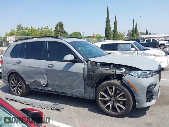 ✅ 2022 BMW X7 M50i • VIN: 5UXCX6C06N9K18629 • Лот: 42615345. Опубликован ранее на IAAI с пробегом 24 030 миль. Бесплатный доступ к архиву аукционных продаж из США и подробный отчёт об истории автомобиля на DreamBid. Изображение 14.