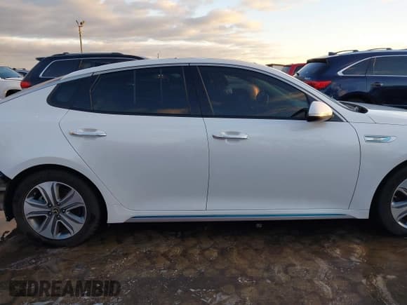 ✅ 2017 Kia Optima EX • VIN: KNAGV4LD7H5017444 • Lot: 41286787. Listed on IAAI with 90,109 mi. Free auction sales archive from the USA and detailed vehicle history report at DreamBid. Image 14.