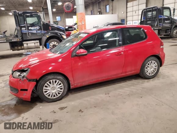 ✅ 2011 Volkswagen Golf • VIN: WVWAA7AJ2BW272759 • Лот: 42096695. Опубликован ранее на Copart с пробегом 78 314 миль. Бесплатный доступ к архиву аукционных продаж из США и подробный отчёт об истории автомобиля на DreamBid. Изображение 1.