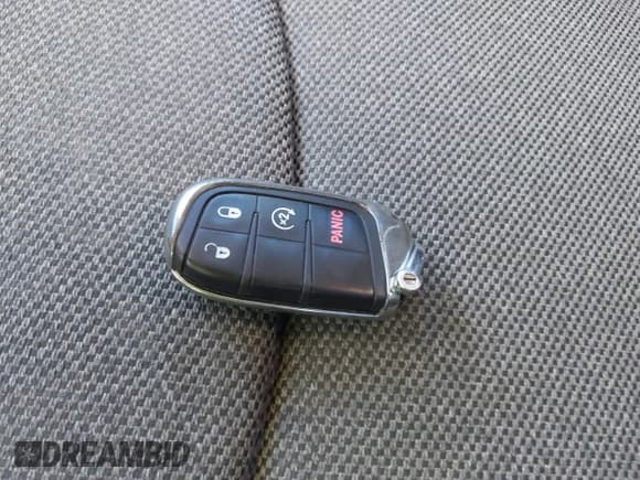 ✅ 2017 FIAT 500X Pop • VIN: ZFBCFXAB9HP611168 • Lot: 43653813. Wystawiony na IAAI z przebiegiem 76 824 mil. Bezpłatny archiwum sprzedaży aukcyjnych z USA i szczegółowy raport historii pojazdu na DreamBid. Zdjęcie 11.