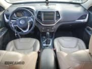 ✅ 2016 Jeep Cherokee Limited • VIN: 1C4PJMDS2GW122526 • Lot: 80631795. Wystawiony na Copart z przebiegiem 138 935 mil. Bezpłatny archiwum sprzedaży aukcyjnych z USA i szczegółowy raport historii pojazdu na DreamBid. Zdjęcie 8.