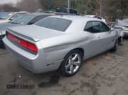 ✅ 2010 Dodge Challenger R/T Classic • VIN: 2B3CJ5DT3AH217956 • Lot: 41513834. Wystawiony na IAAI z przebiegiem 111 320 mil. Bezpłatny archiwum sprzedaży aukcyjnych z USA i szczegółowy raport historii pojazdu na DreamBid. Zdjęcie 4.