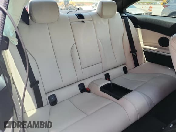 ✅ 2019 BMW 4 Series 430i xDrive • VIN: WBA4W5C50KAE49275 • Lot: 65019285. Listed on Copart with 57,414 mi. Free auction sales archive from the USA and detailed vehicle history report at DreamBid. Image 10.