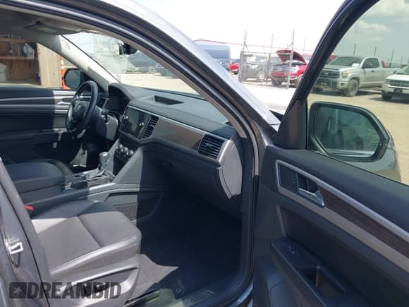 ✅ 2019 Volkswagen Atlas SEL • VIN: 1V2ER2CAXKC534182 • Lot: 42769937. Listed on IAAI with 63,601 mi. Free auction sales archive from the USA and detailed vehicle history report at DreamBid. Image 5.