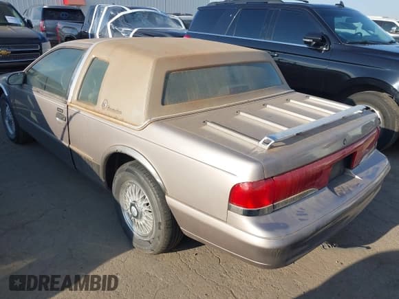 ✅ 1995 Mercury Cougar XR7 • VIN: 1MELM62W3SH634346 • Lot: 43089269. Wystawiony na IAAI z przebiegiem 42 093 mil. Bezpłatny archiwum sprzedaży aukcyjnych z USA i szczegółowy raport historii pojazdu na DreamBid. Zdjęcie 3.