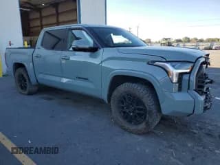 ✅ 2022 Toyota Tundra SR5 • VIN: 5TFLA5DB6NX045011 • Лот: 83785185. Опубликован ранее на Copart с пробегом 84 271 миль. Бесплатный доступ к архиву аукционных продаж из США и подробный отчёт об истории автомобиля на DreamBid. Изображение 4.